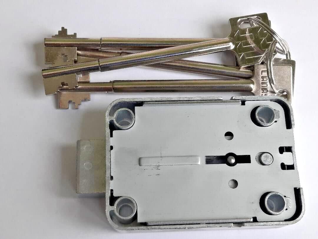 Mauer 71111 lock body and keys showing the distinctive keyway and key profile