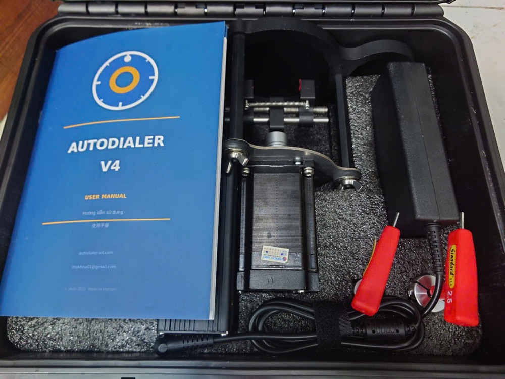 AutoDialer V4 kit in its carry case with motor, mount, power supply and user manual